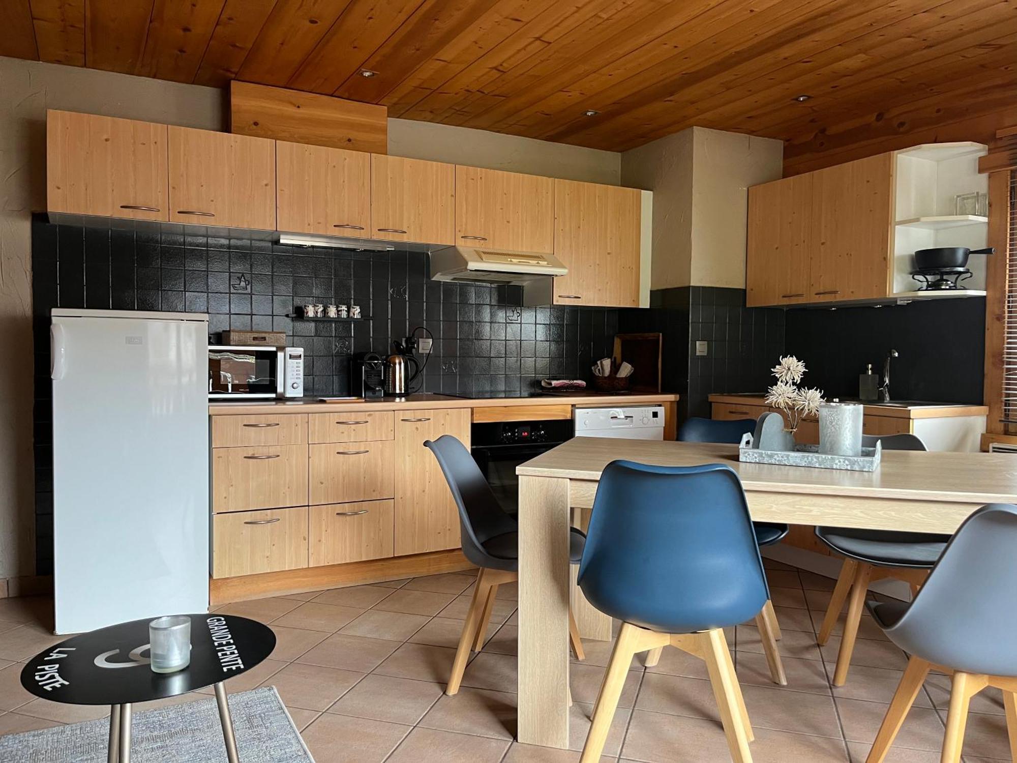 LAPRESKI, bel appartement esprit chalet, très confortable 4 étoiles Thônes Exterior foto